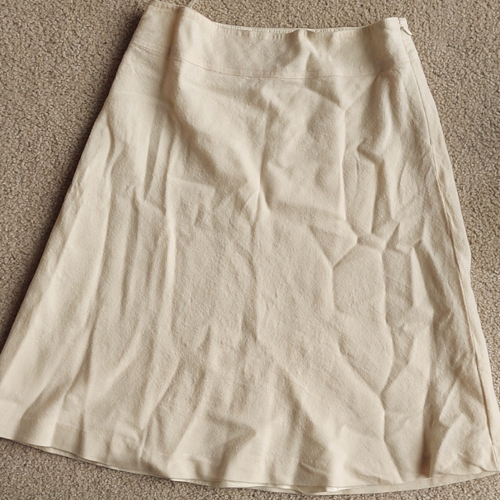 Banana Republic Eggshell Color Below the Knee Skirt Size 4